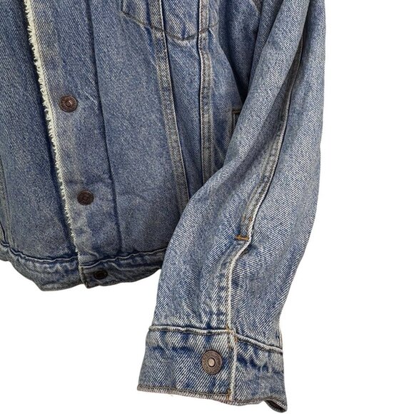 Y2K Levi's Trucker Denim Jean Jacket Sherpa Lined Blue Light Wash Women’s XL - Picture 8 of 13